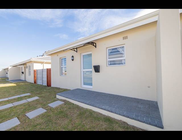 3 BEDROOM FREEHOLD FOR SALE IN SILVERSANDS